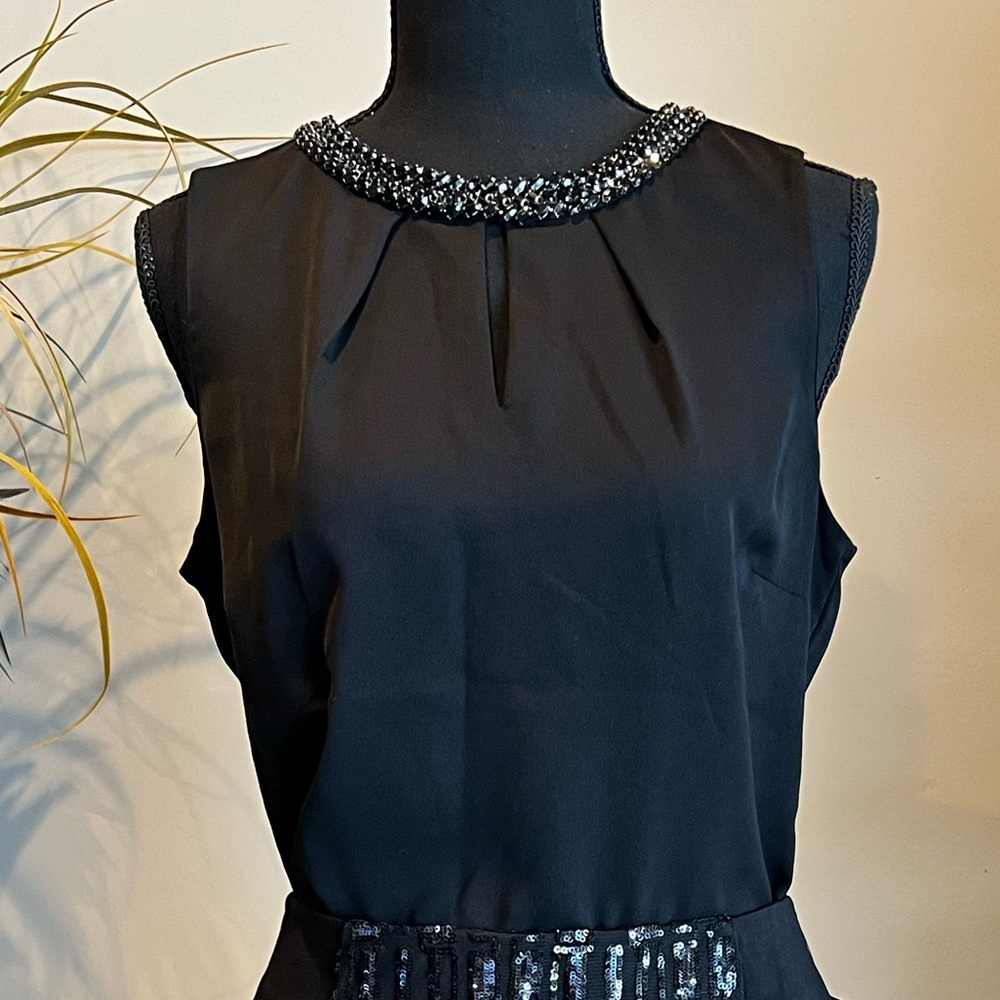 ✨SUMMER CLOSET SALE✨  Worthington Crew Neck Jeweled Sleeveless Blouse